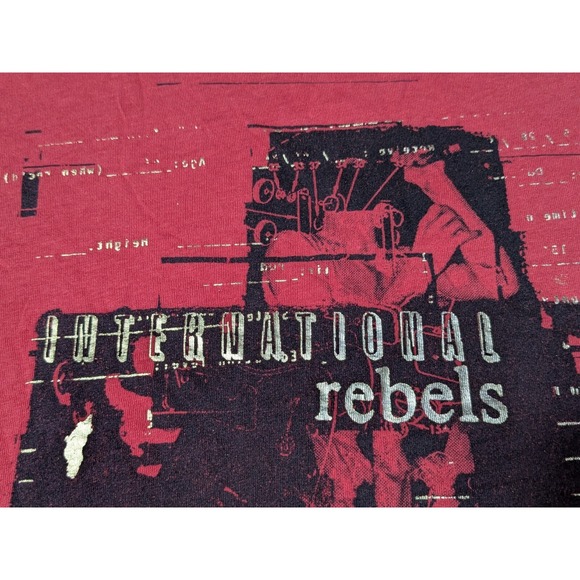 GUESS INTERNATIONAL REBELS Men Large Red Cotton Graphic Print T-Shirt - Picture 4 of 15